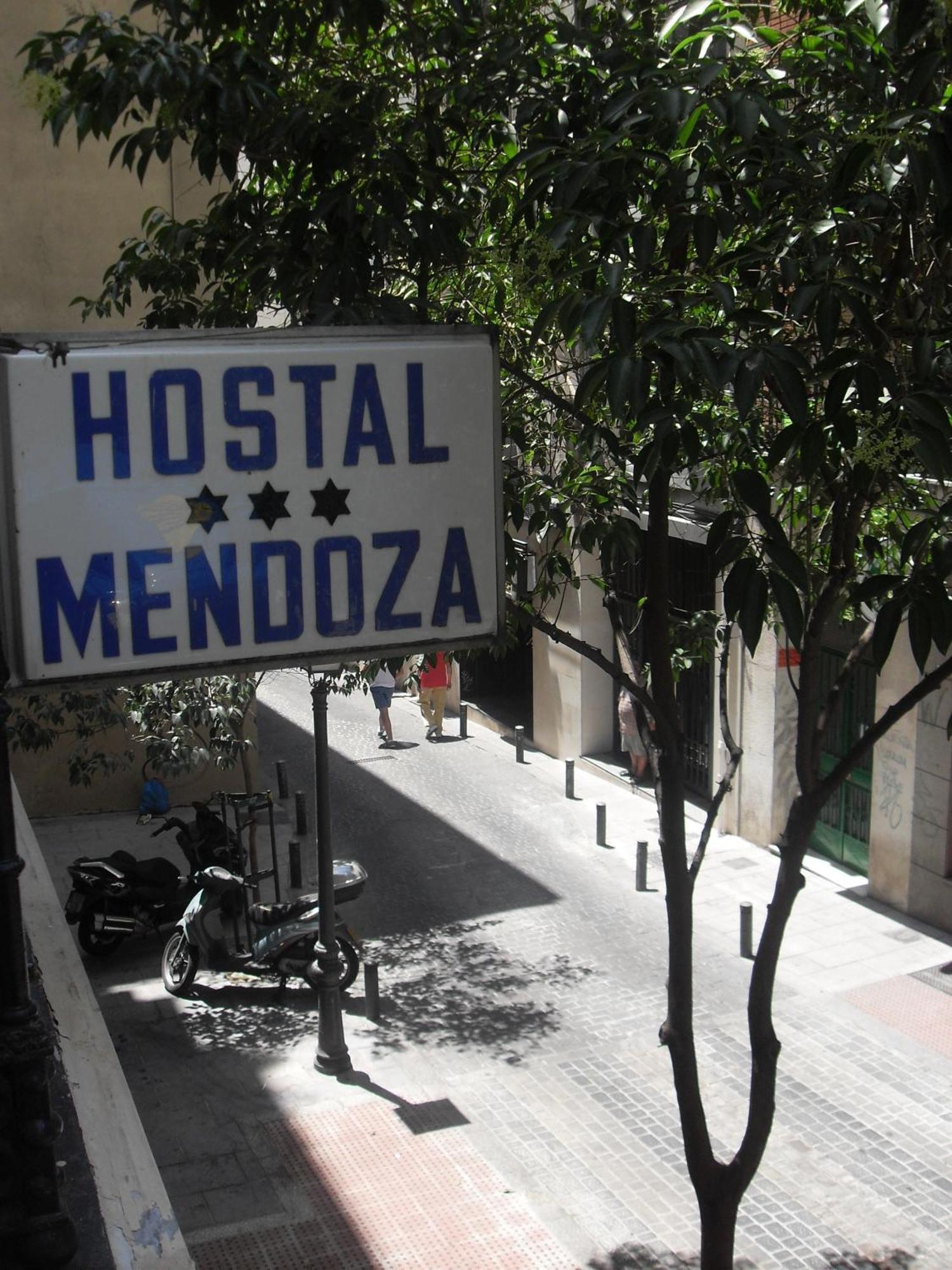 Hostal Mendoza Madrid Exterior foto